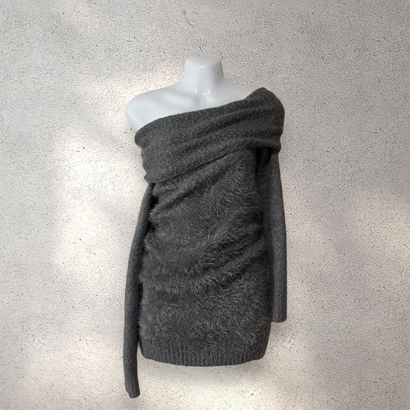 H&M GREY OFF THE SHOULDER SWEATER DRESS - Picture 2 of 4
